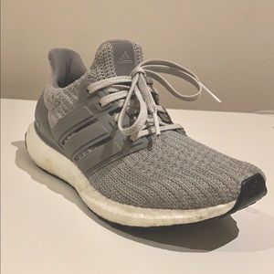 Adidas Ultra boost women’s athletic shoes!